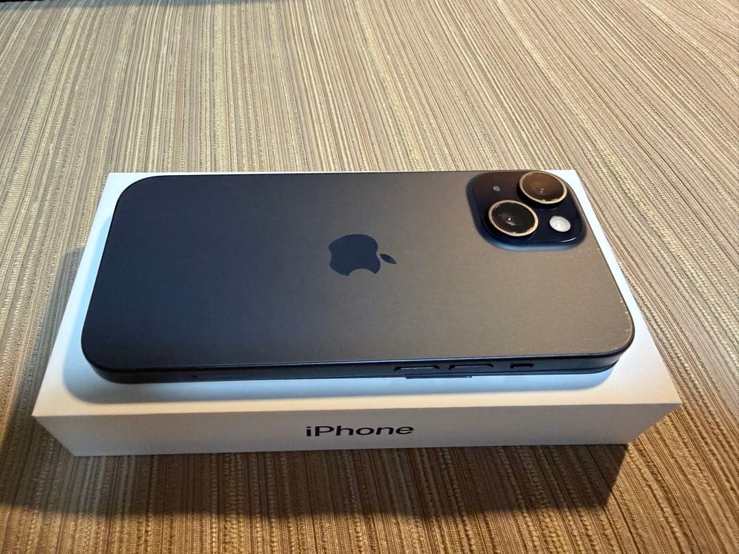 【美品】Phone 15 256GB SIMフリー