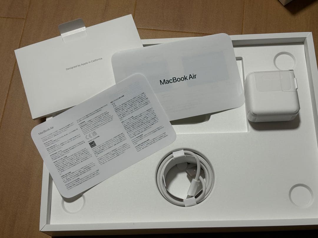 Apple MacBook Air 13.6インチ M3 8GB 256GB