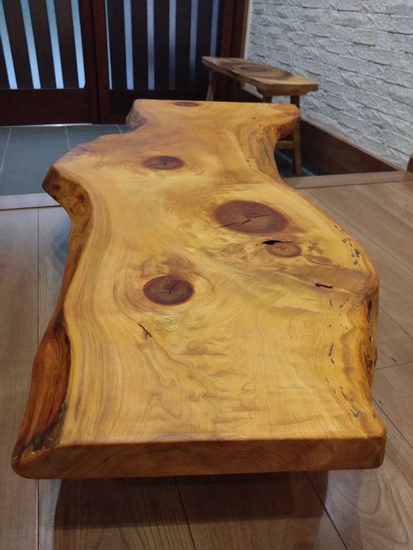 檜の耳付きテーブル・ベンチ・看板用板　値下げ❕檜の杢目が綺麗❕