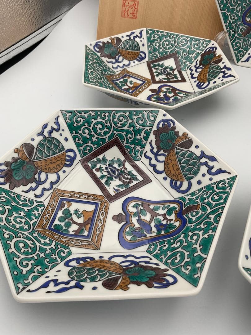 タンタンです‼️九谷焼　皿　中鉢