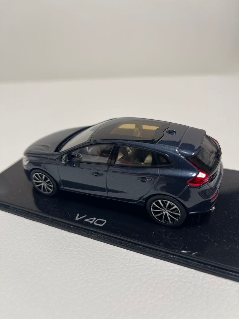 1/43 ボルボ V40