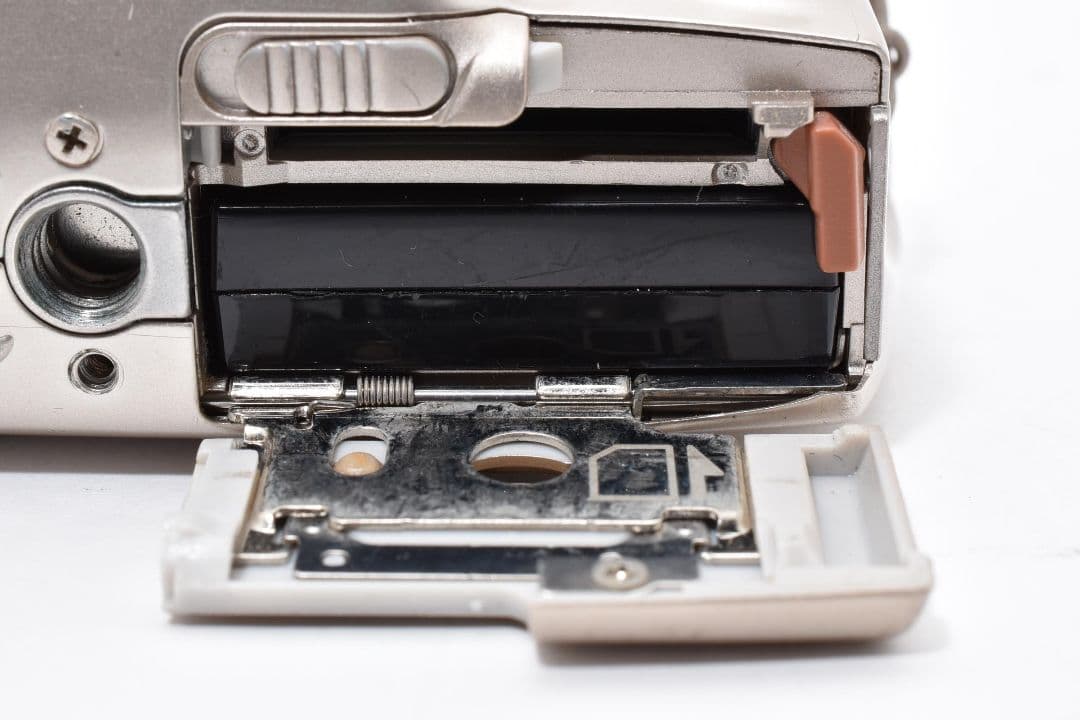 Canon IXY DIGITAL 700 サテンベージュ ゴールド