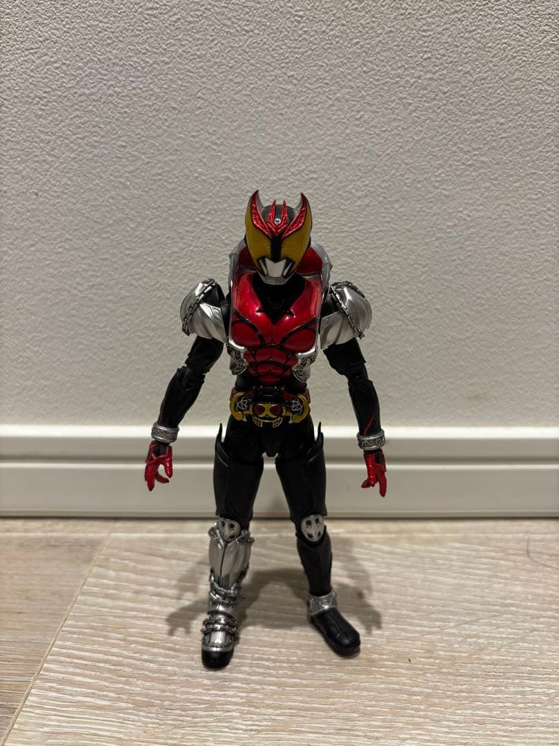 【真骨彫製法 】S.H.Figuarts 仮面ライダーキバ キバフォーム
