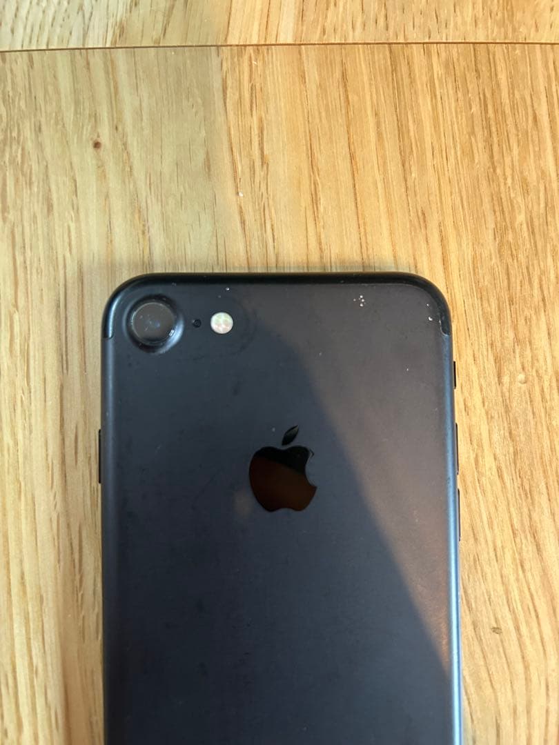 Apple iPhone 7 ブラック　本体128GB