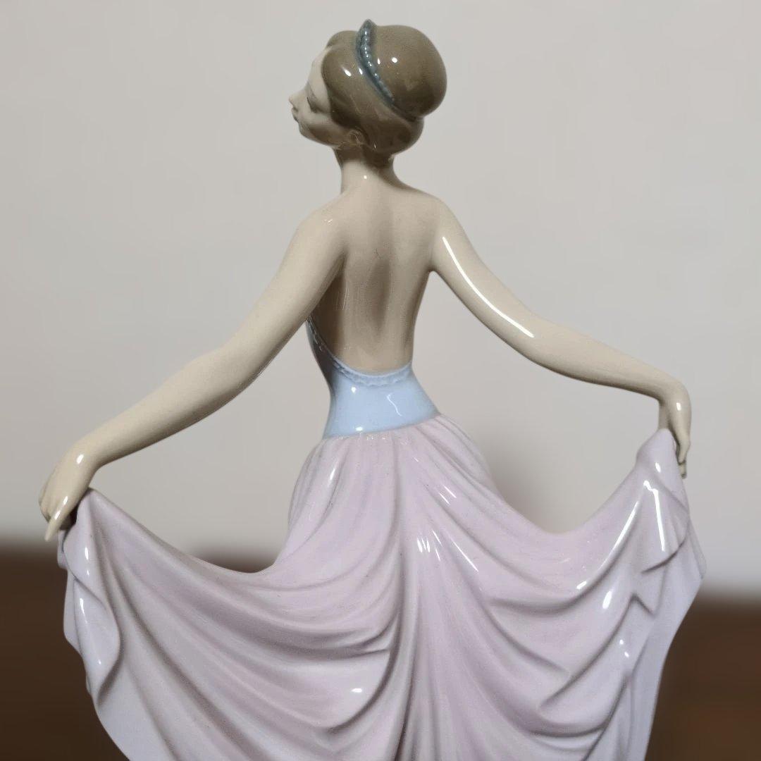 リアドロ Lladro バレリーナ 磁器フィギュア 女性 レディ ドレス 置物