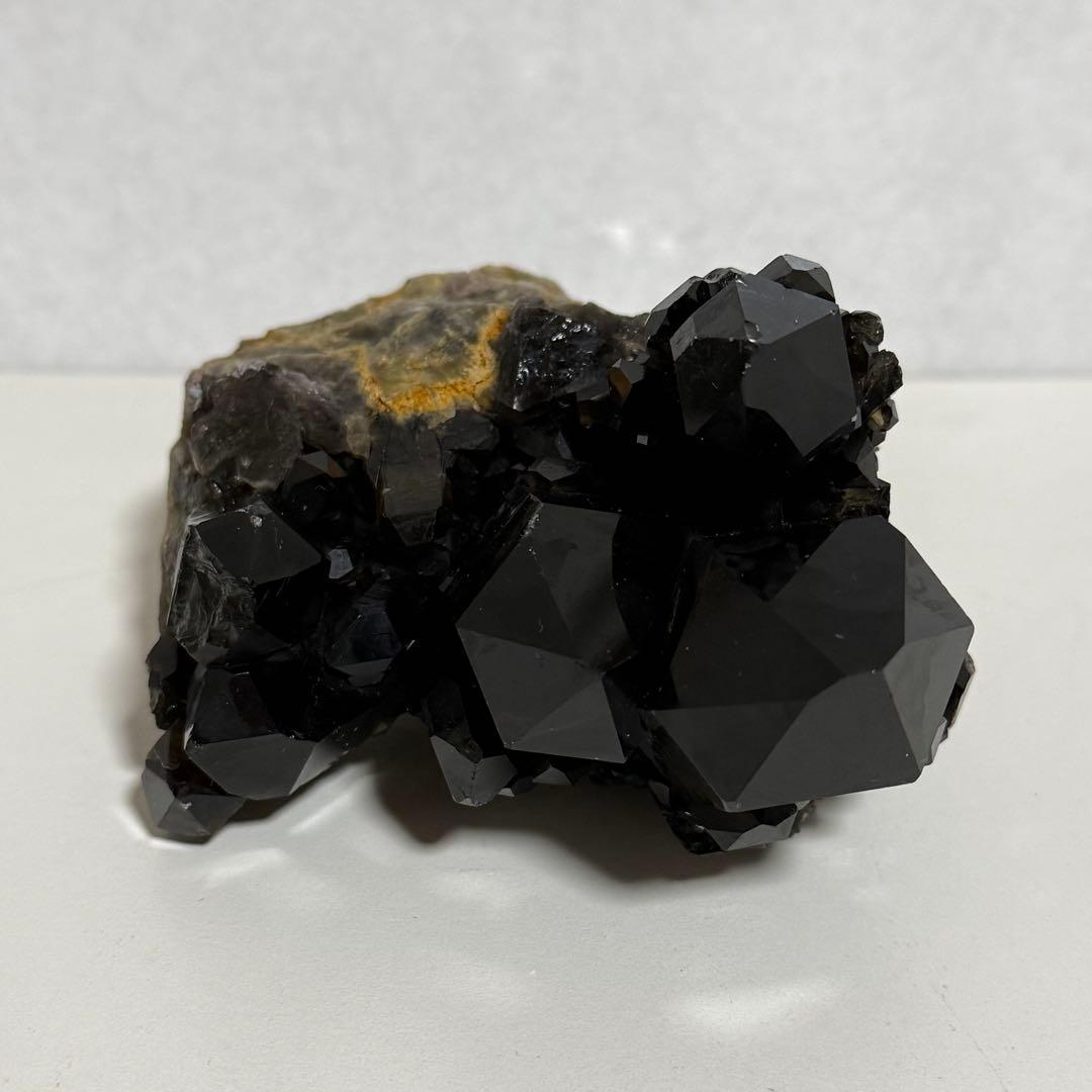 黒水晶 モリオン クラスター 台座付 漆黒 コンゴ産 原石 天然石 魔除け