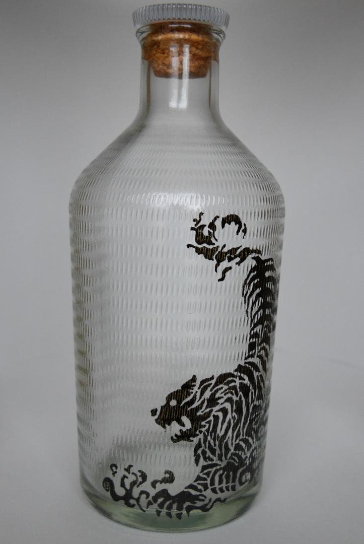 いいちこ空山独酌　手描き漆絵「龍・虎」