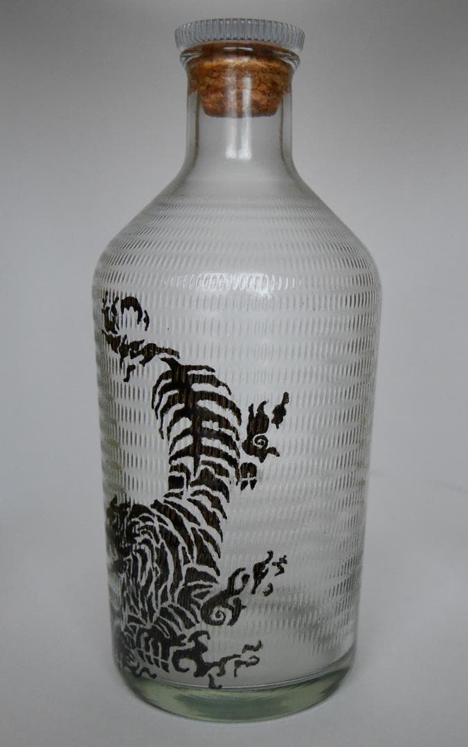 いいちこ空山独酌　手描き漆絵「龍・虎」