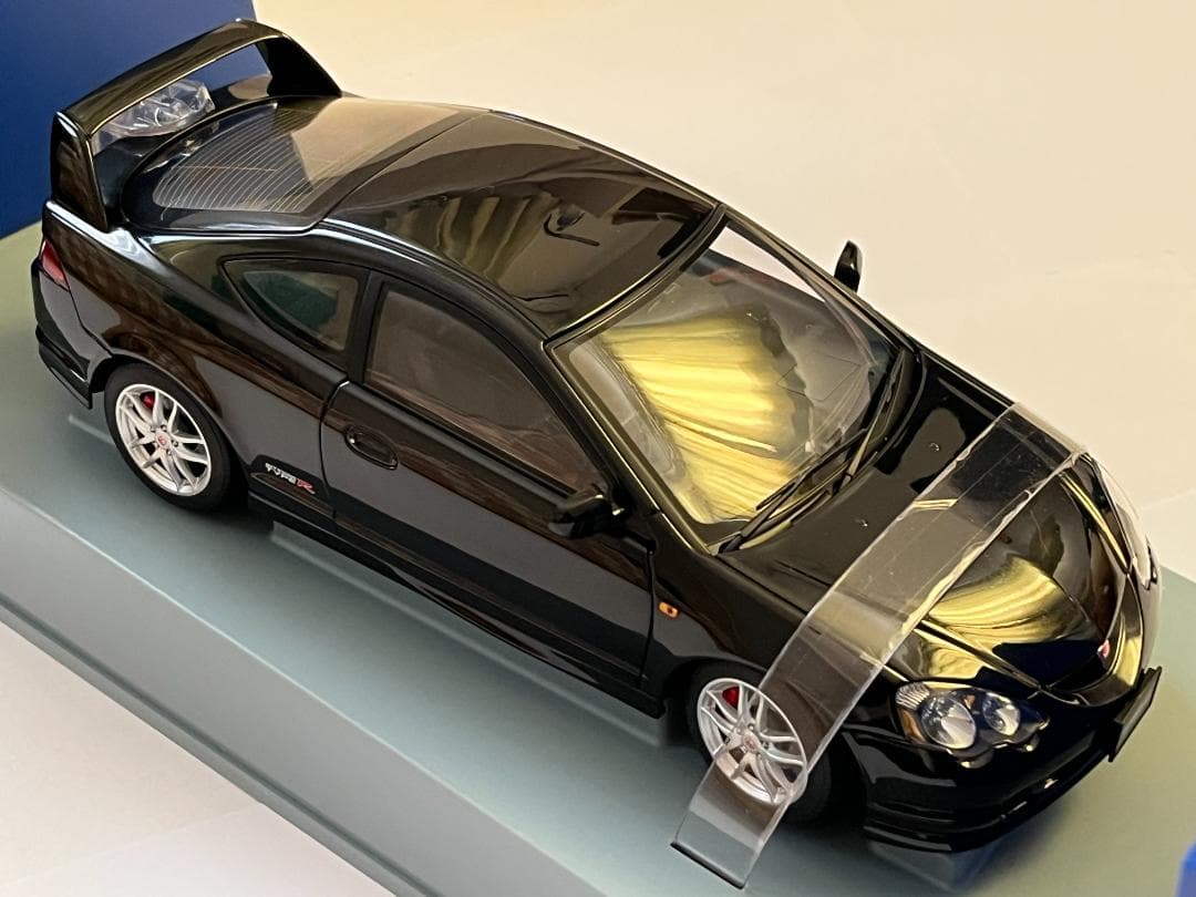オートアート 1/18 HONDA INTEGRA TYPE R 73242 黒