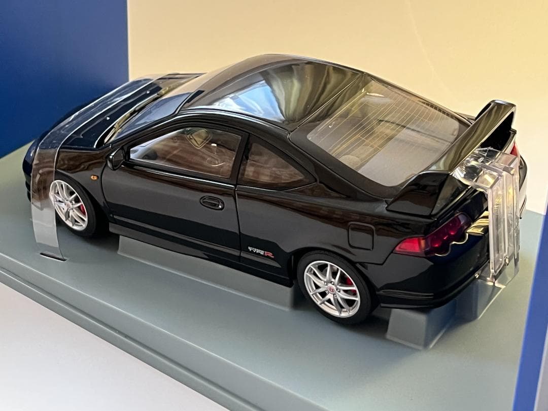 オートアート 1/18 HONDA INTEGRA TYPE R 73242 黒
