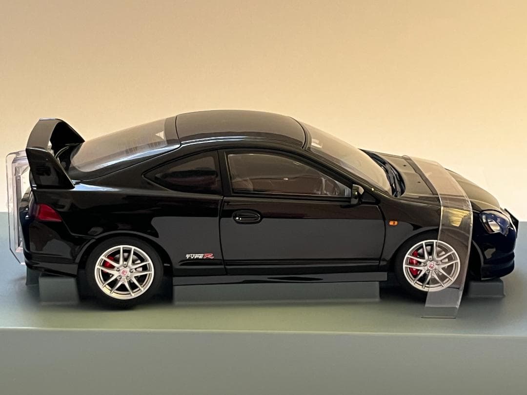 オートアート 1/18 HONDA INTEGRA TYPE R 73242 黒