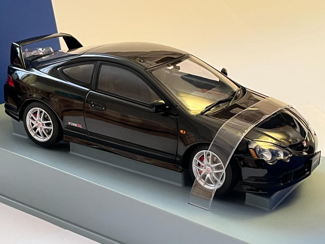 オートアート 1/18 HONDA INTEGRA TYPE R 73242 黒