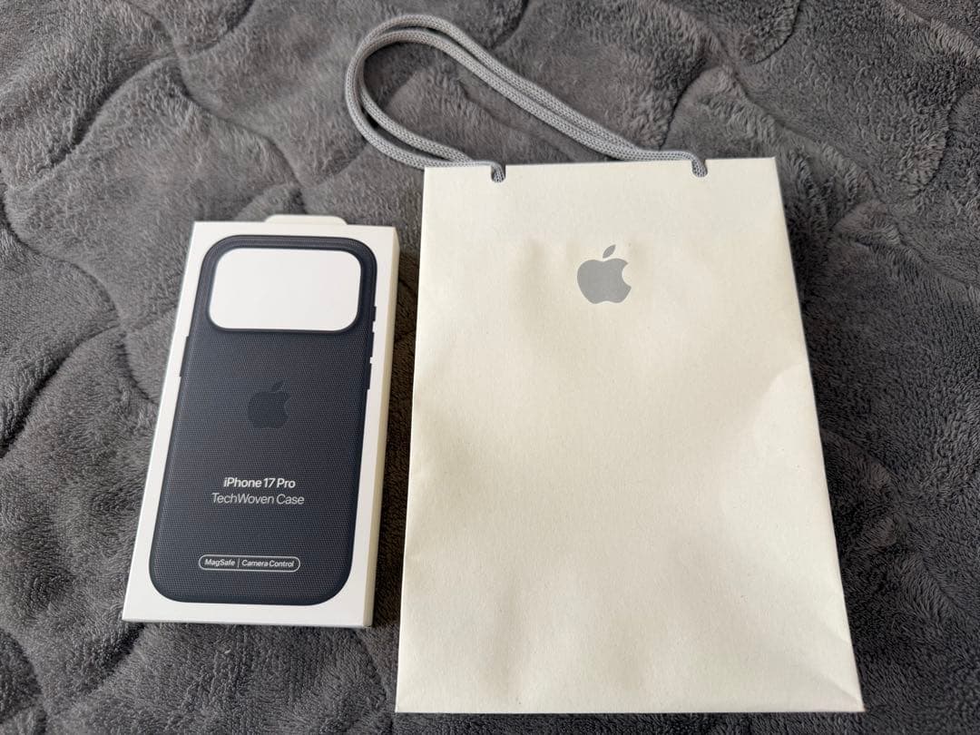 【純正】美品iPhone 17 Pro Tech Woven Case