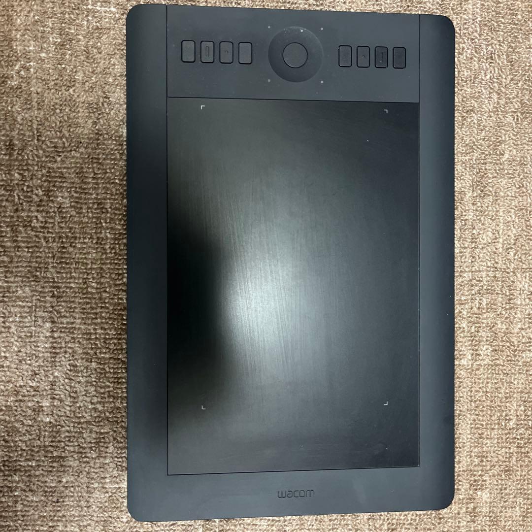Wacom ペンタブ Intuos Pro PTH-651