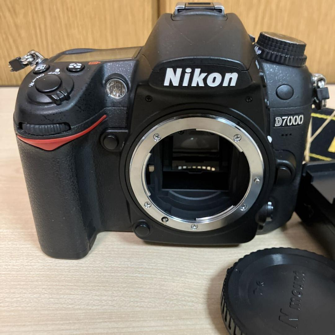 Nikon D7000 (シャッターカウント1908)　デジタルカメラ　美品