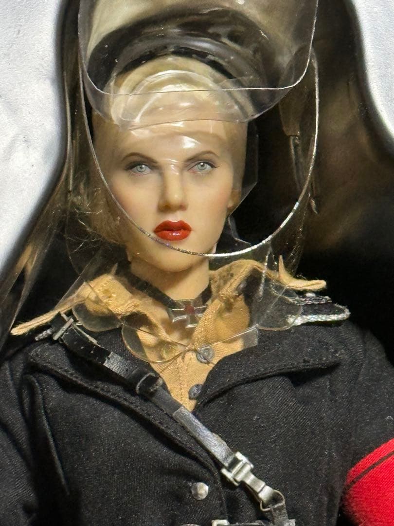 ザ・スピリット シルケン・フロス 1/6サイズ　ホットトイズ