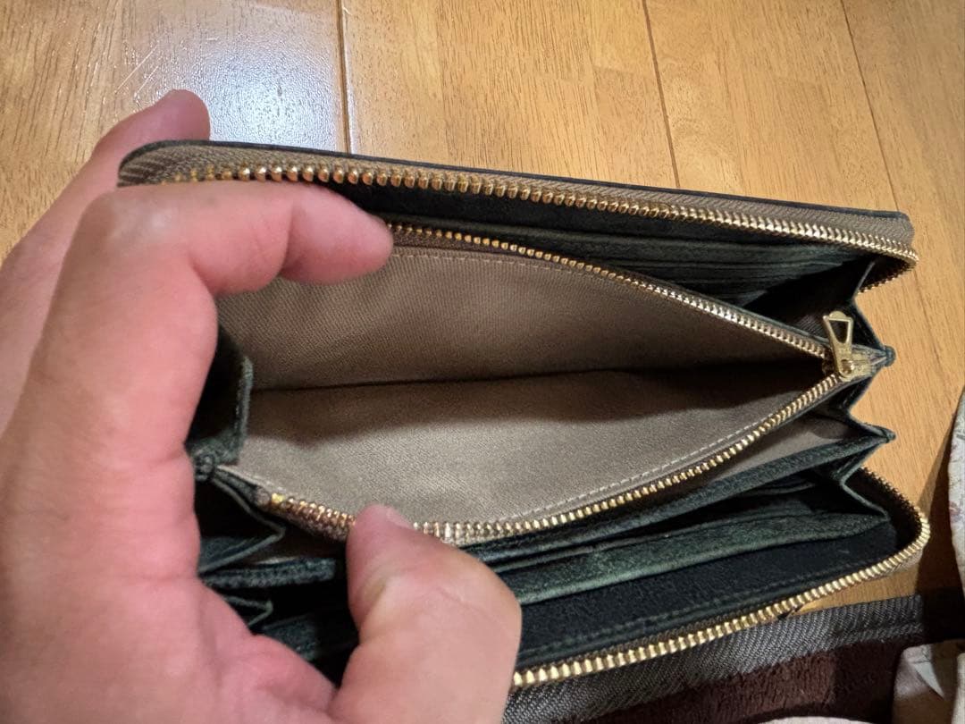 あき BAGGY PORT グリーン長財布