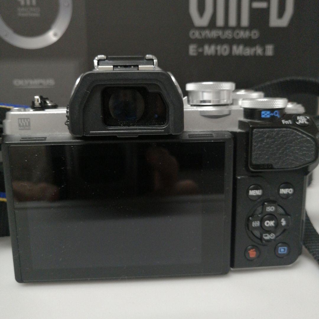 【美品】OLYMPUS E-M10 MarkIII ダブルズームレンズキット