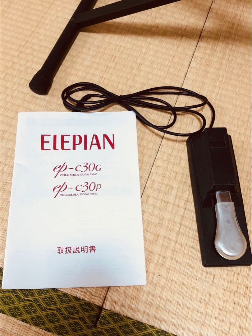 コロンビア 88鍵盤の重たさも本物そのもの ヘッドフォンで安心