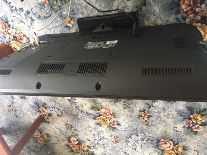 液晶が割れたテレビ