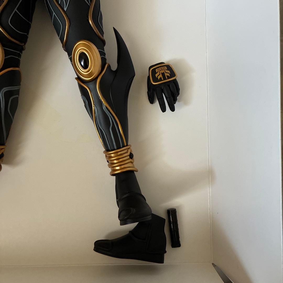 RAH DX 仮面ライダークウガ アルティメットフォーム フィギュア