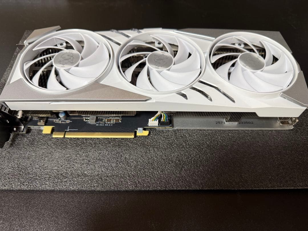グラフィックボード・グラボ・ビデオカード GeForce RTX 4070 Ti Super Srim White