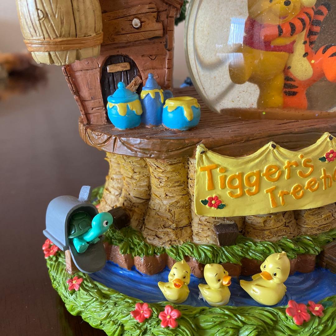 クマのプーさん Tigger's Treehouse スノードーム