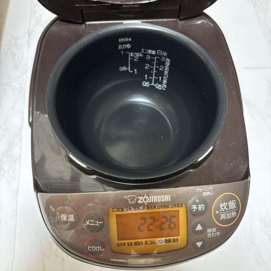 炊飯器　象印3合炊き　極め炊き　22年製美品NP-GW05
