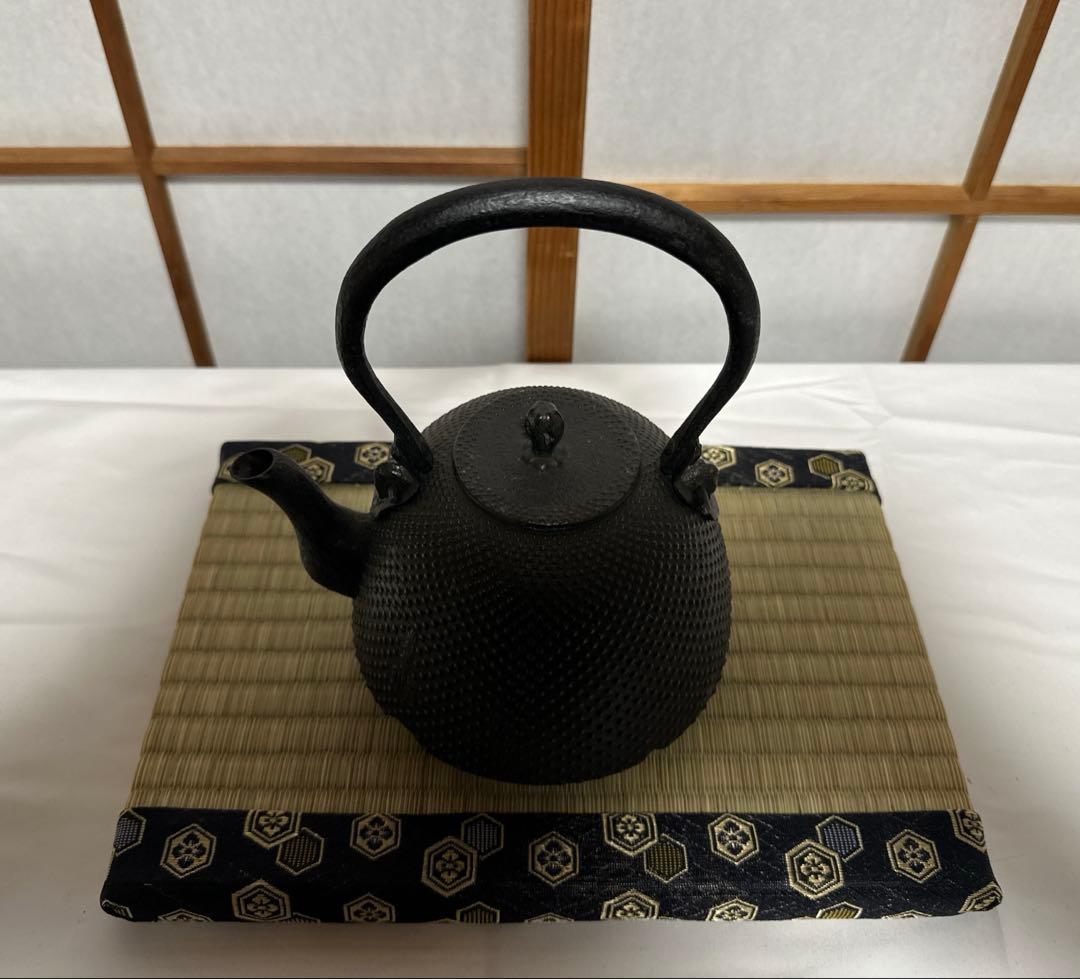 本番盛岡 薫山 南部鉄器 鉄瓶 南部型 霰 あられ 1.6リットル 新品未使用品