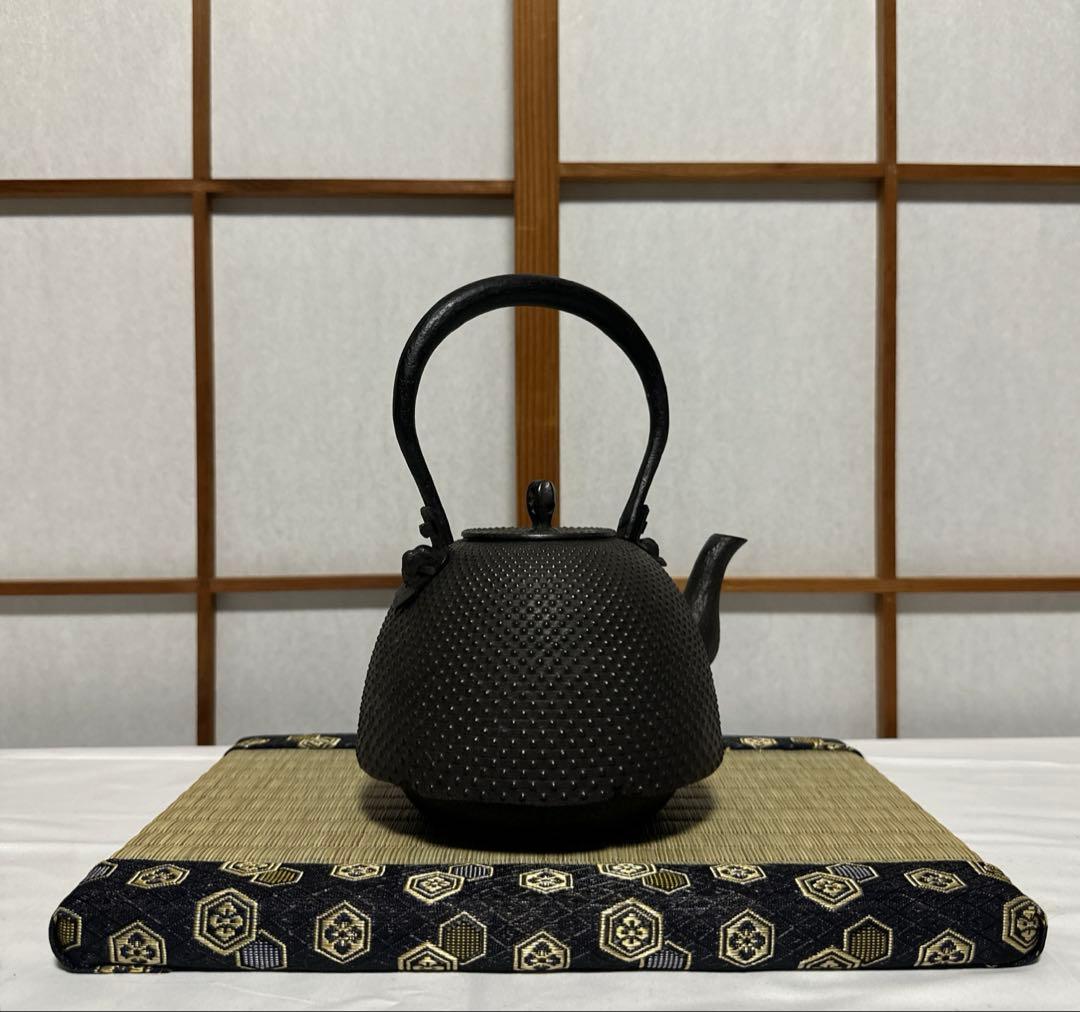 本番盛岡 薫山 南部鉄器 鉄瓶 南部型 霰 あられ 1.6リットル 新品未使用品