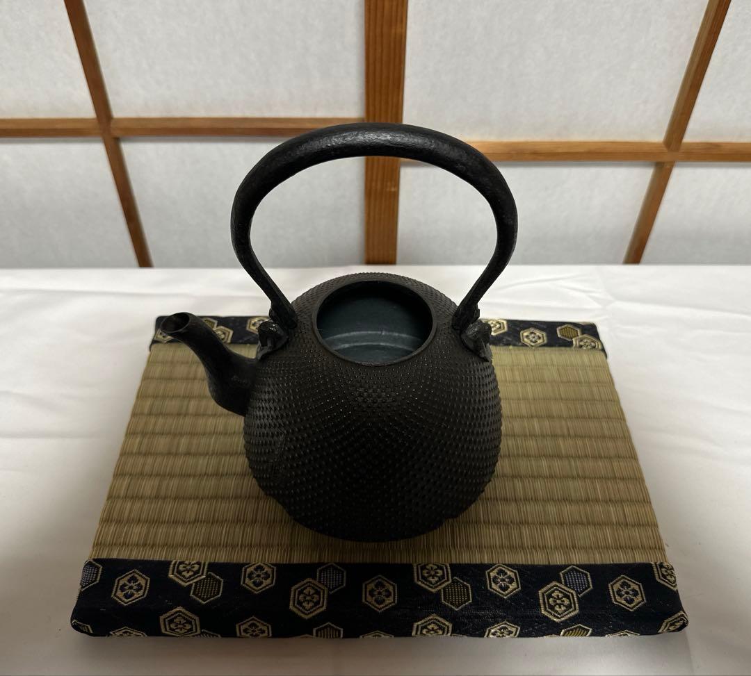 本番盛岡 薫山 南部鉄器 鉄瓶 南部型 霰 あられ 1.6リットル 新品未使用品