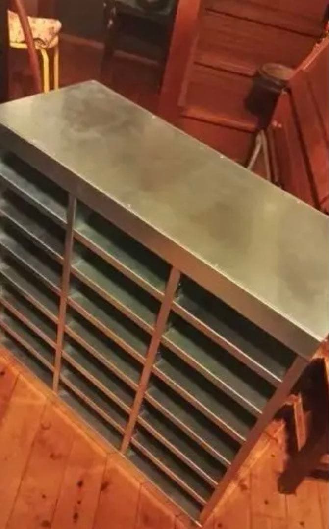 スチールキャビネット　ラック　シェルフ　書類収納　インダストリアル　棚　ロッカー