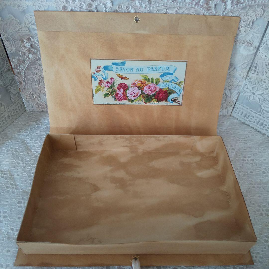 アンティークBOX　ハンドメイド　ビンテージ　紙もの