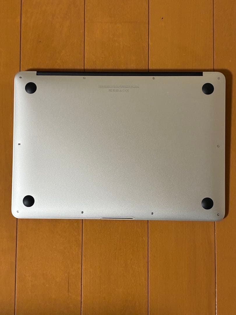 Apple MacBook Air (13-inch, 2017) 本体