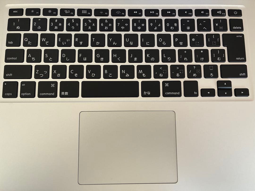 Apple MacBook Air (13-inch, 2017) 本体