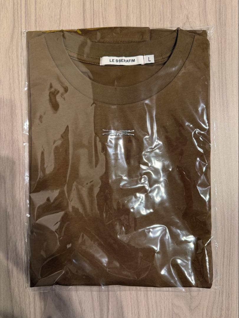 【新品未開封】 ルセラフィム EASY CRAZY HOT Tシャツ Lサイズ