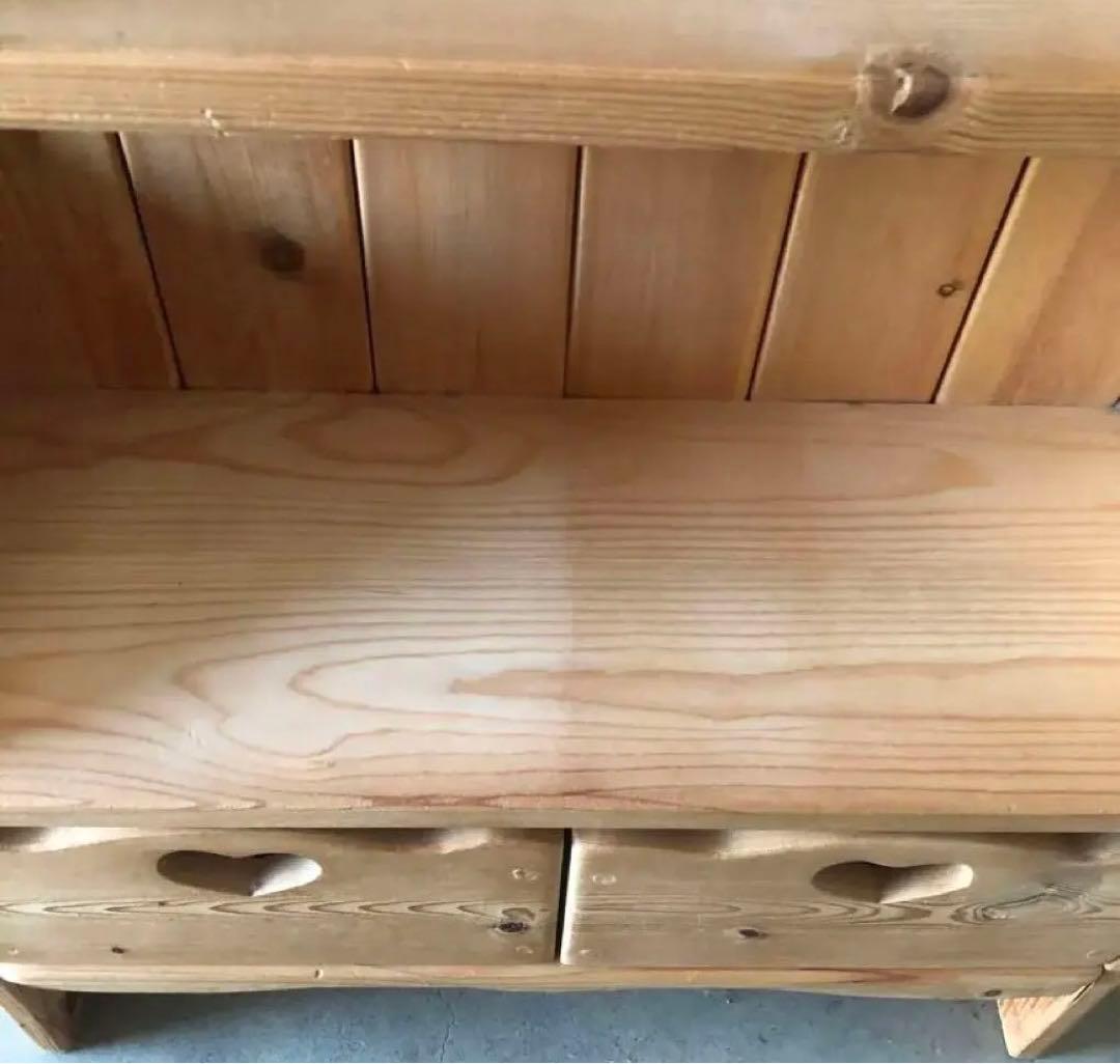 ハンドメイド カントリー家具、木製ハート型4段シェルフ 2収納付き