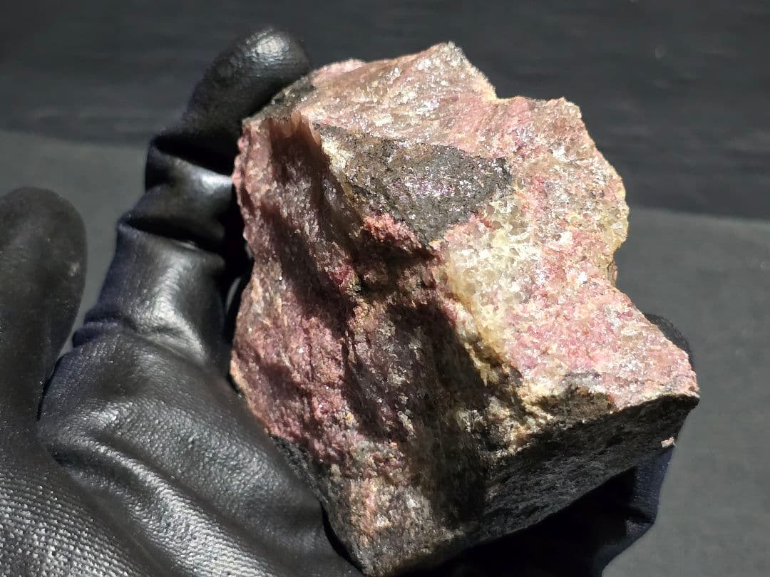 田口鉱山産 ロードクロサイト 菱マンガン鉱/ ロードナイト 薔薇輝石 自己採集