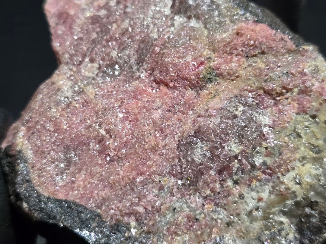 田口鉱山産 ロードクロサイト 菱マンガン鉱/ ロードナイト 薔薇輝石 自己採集