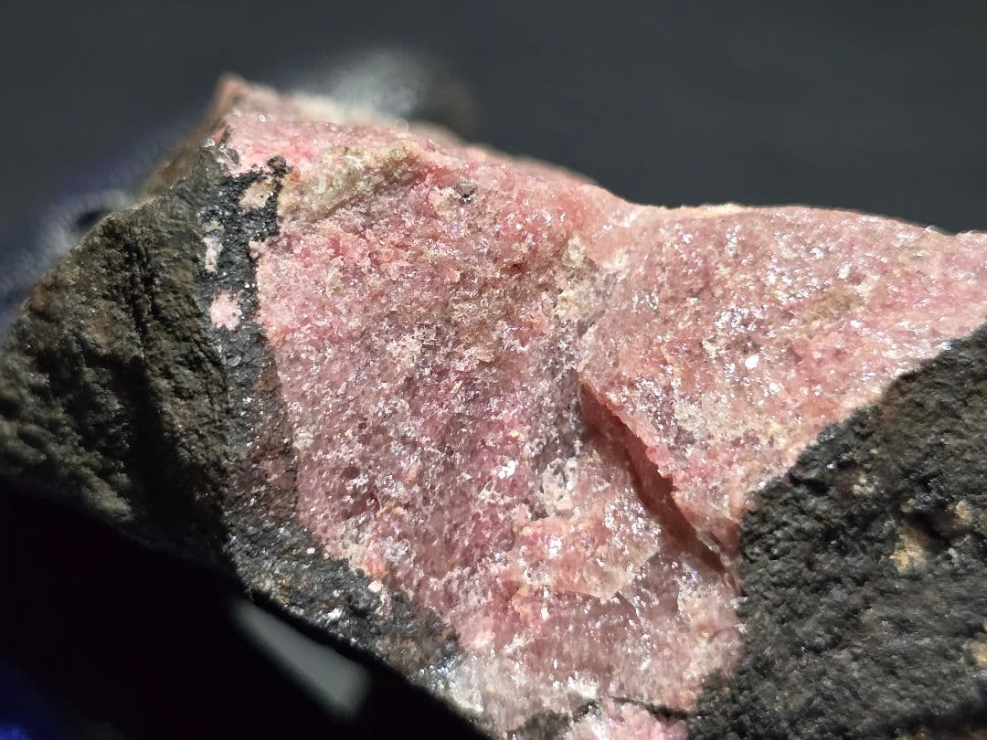 田口鉱山産 ロードクロサイト 菱マンガン鉱/ ロードナイト 薔薇輝石 自己採集