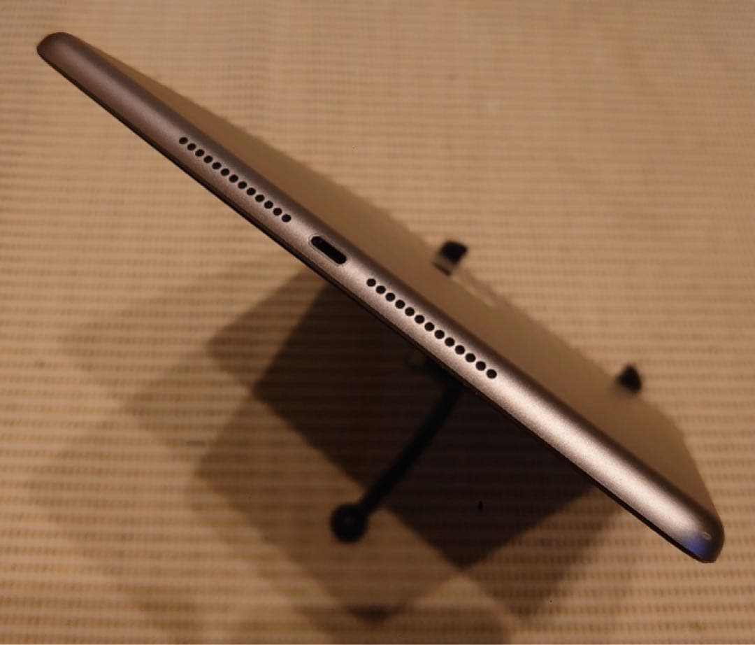 完動品液晶無傷iPad第6世代(A1893)本体128GB送料込VJF8M