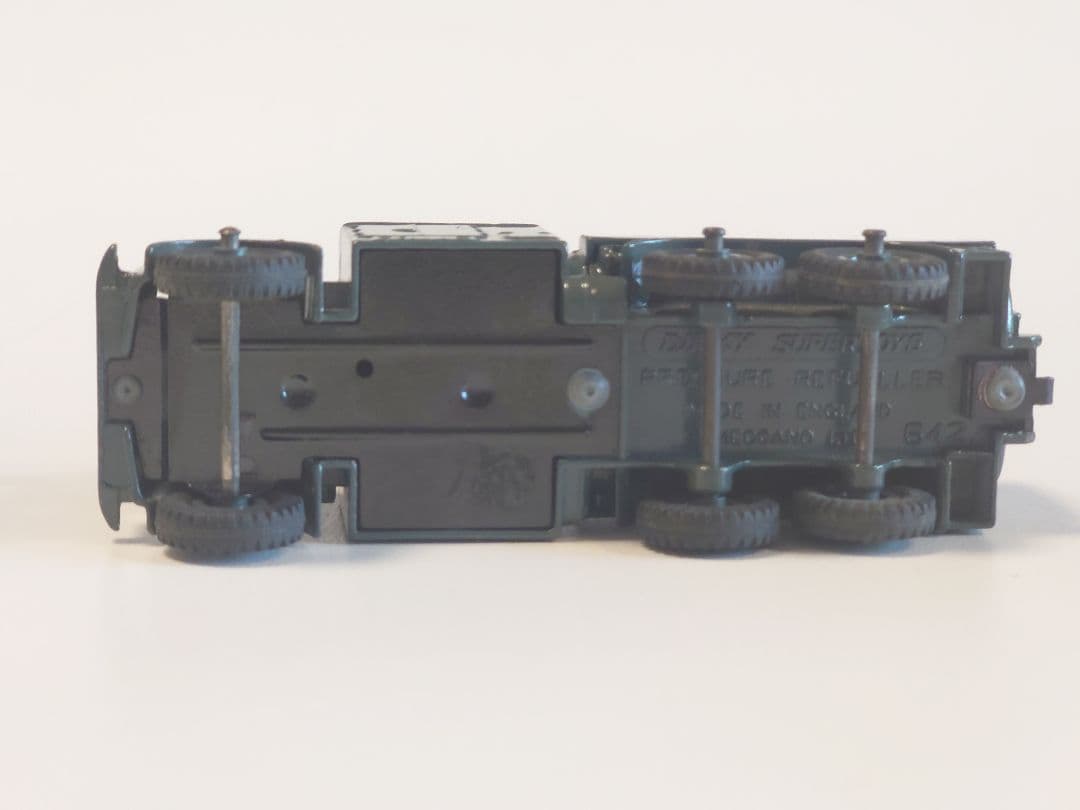 ミニカー DINKY PRESSURE REFUELLER RENAULT