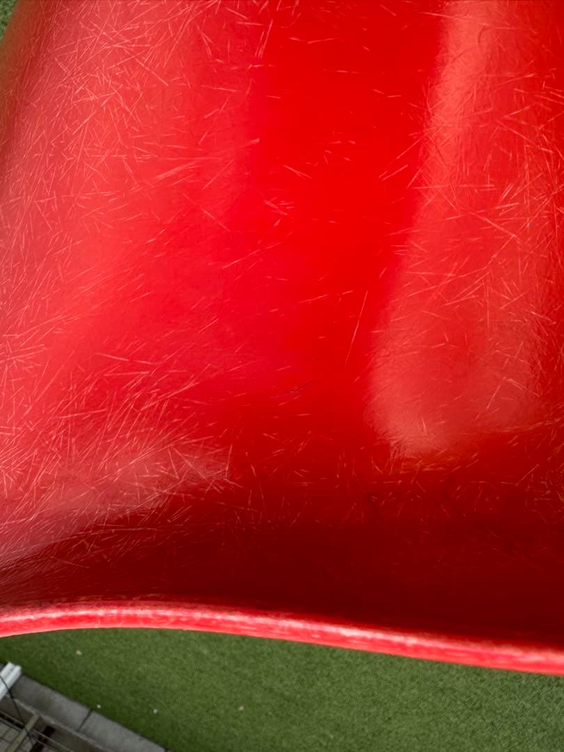 モダニカ　アームチェア　ローロッドベース　赤