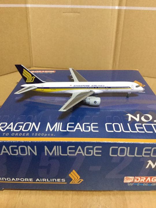 航空機・ヘリコプター 1/400 SINGAPORE AIR LINES B757-200