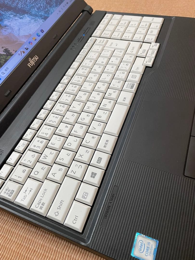 富士通 A577/R i5 8GB SSD128G Win11 Office