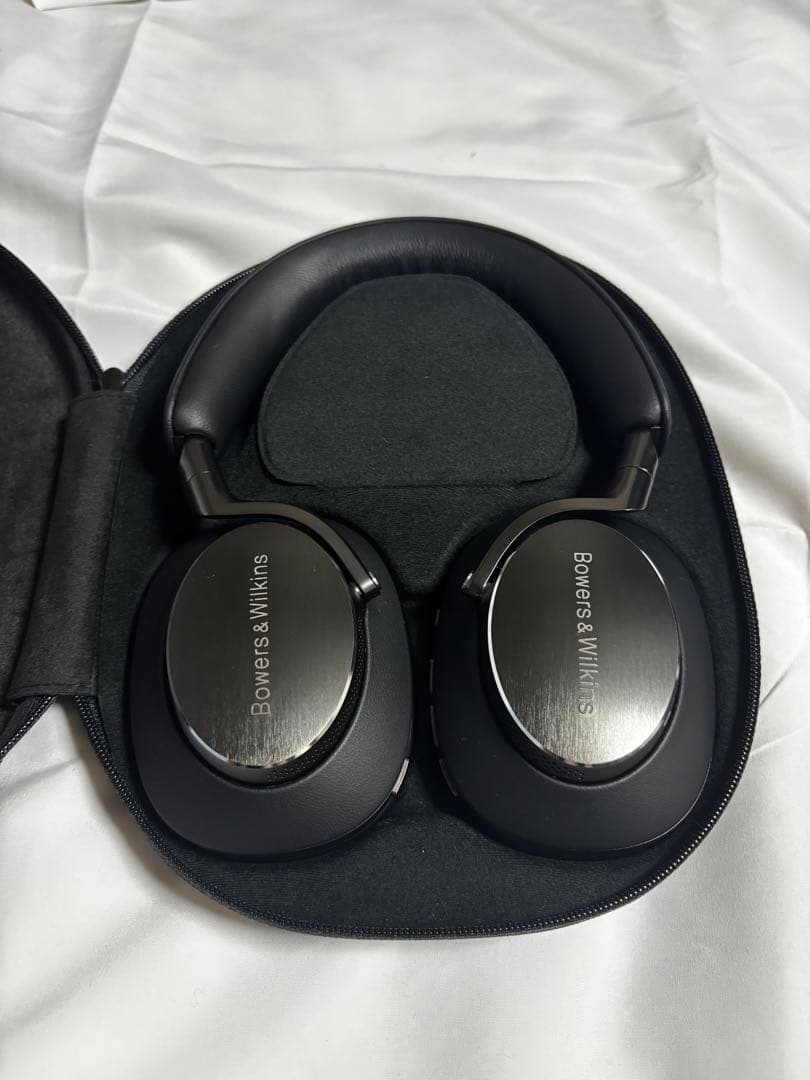 Bowers & Wilkins Px8 ワイヤレスヘッドフォン
