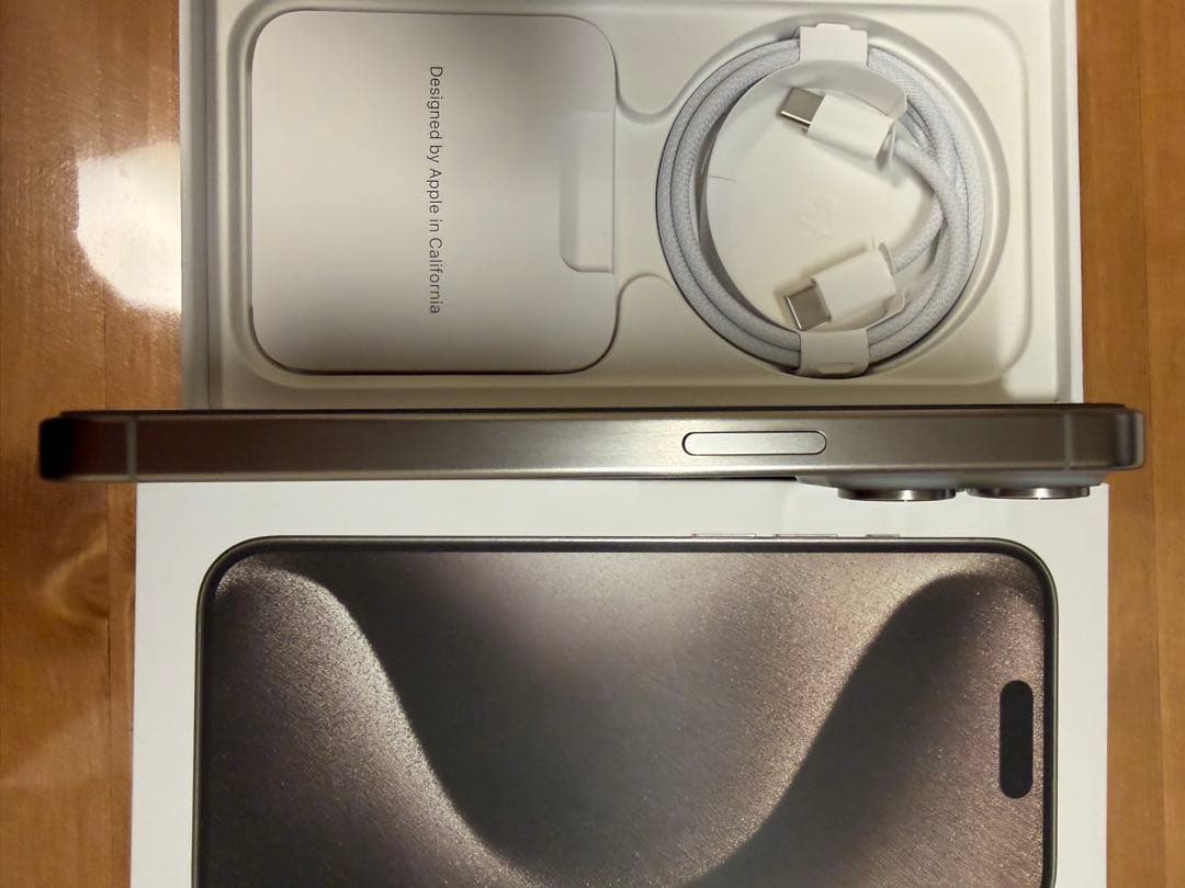 【超美品】iPhone15pro 128gb ナチュラルチタニウム SIMフリー