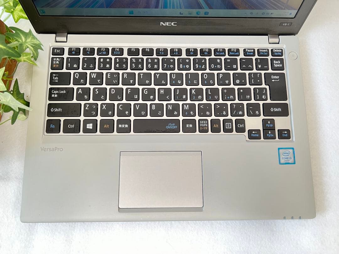 軽量ノートパソコン✨届いたらすぐ使える✨色々インストール済✨Wi-Fi接続可能！