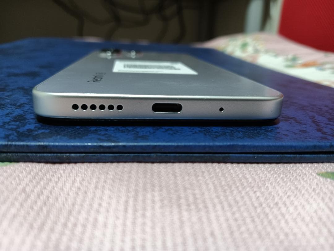 美品 Xiaomi SIMフリー Redmi 12 5G 4GB+128GB