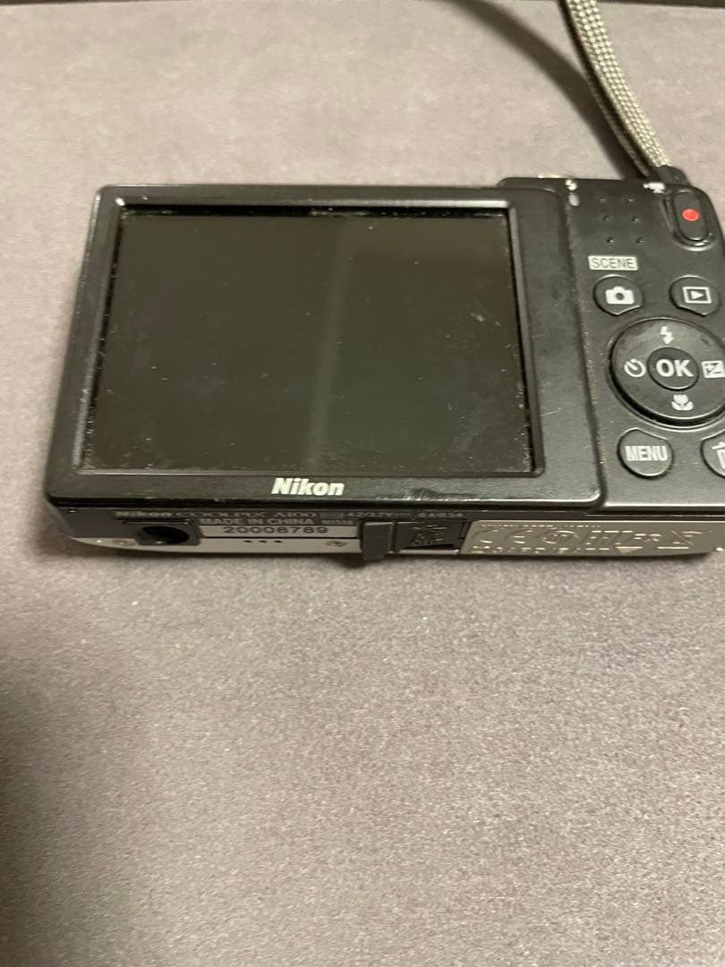 Nikon COOLPIX A100 【本体のみのため割安出品　　美品】